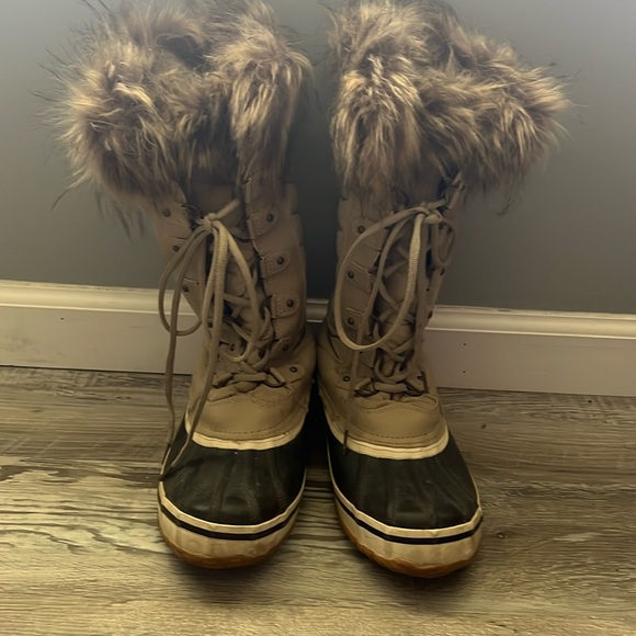 Women’s Warm Snow Boots SZ 11 - Picture 1 of 3